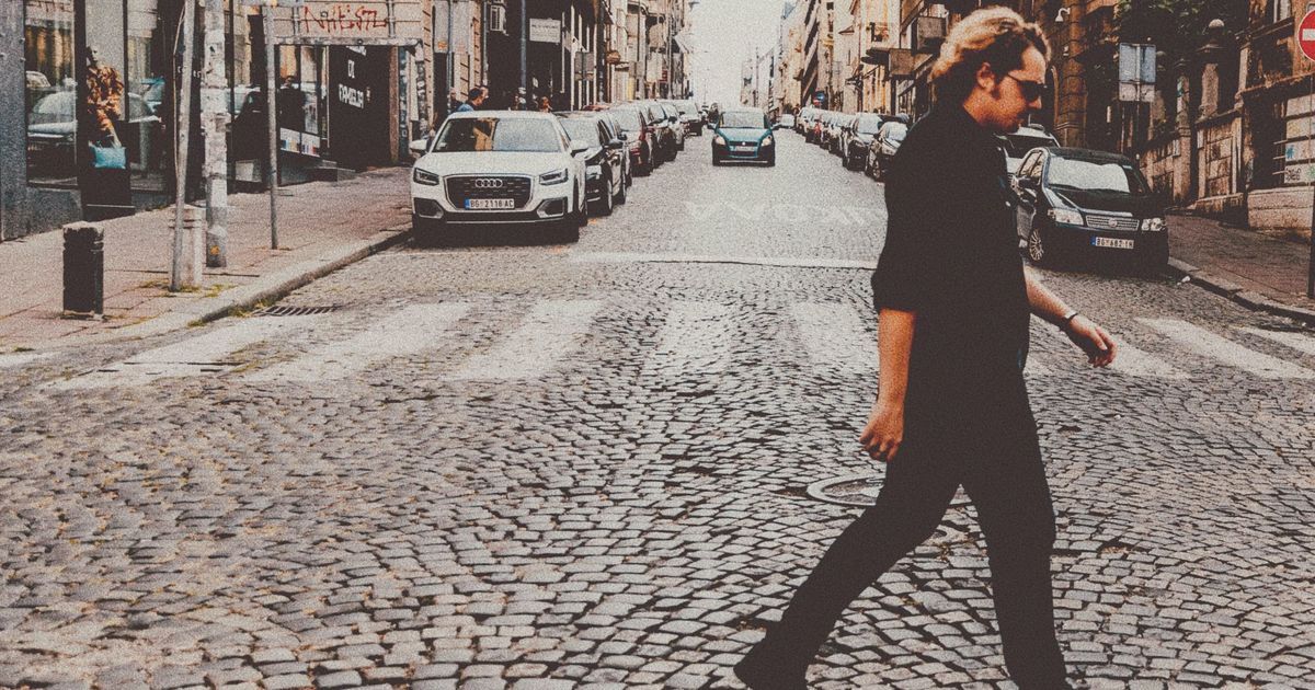 Numerous names from the domestic acting and art scene in the video for Mihailo's new single