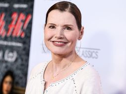 Geena Davis, Đina Dejvis
