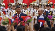 Veliki doček u Pekingu: Topovska paljba za Putina na glavnom trgu