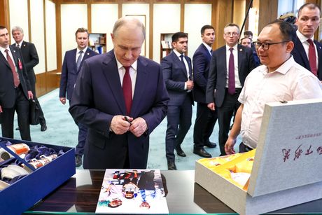 Vladimir Putin, Peng Paj