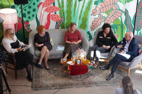 Panel, Roditeljstvo od prvog dana,