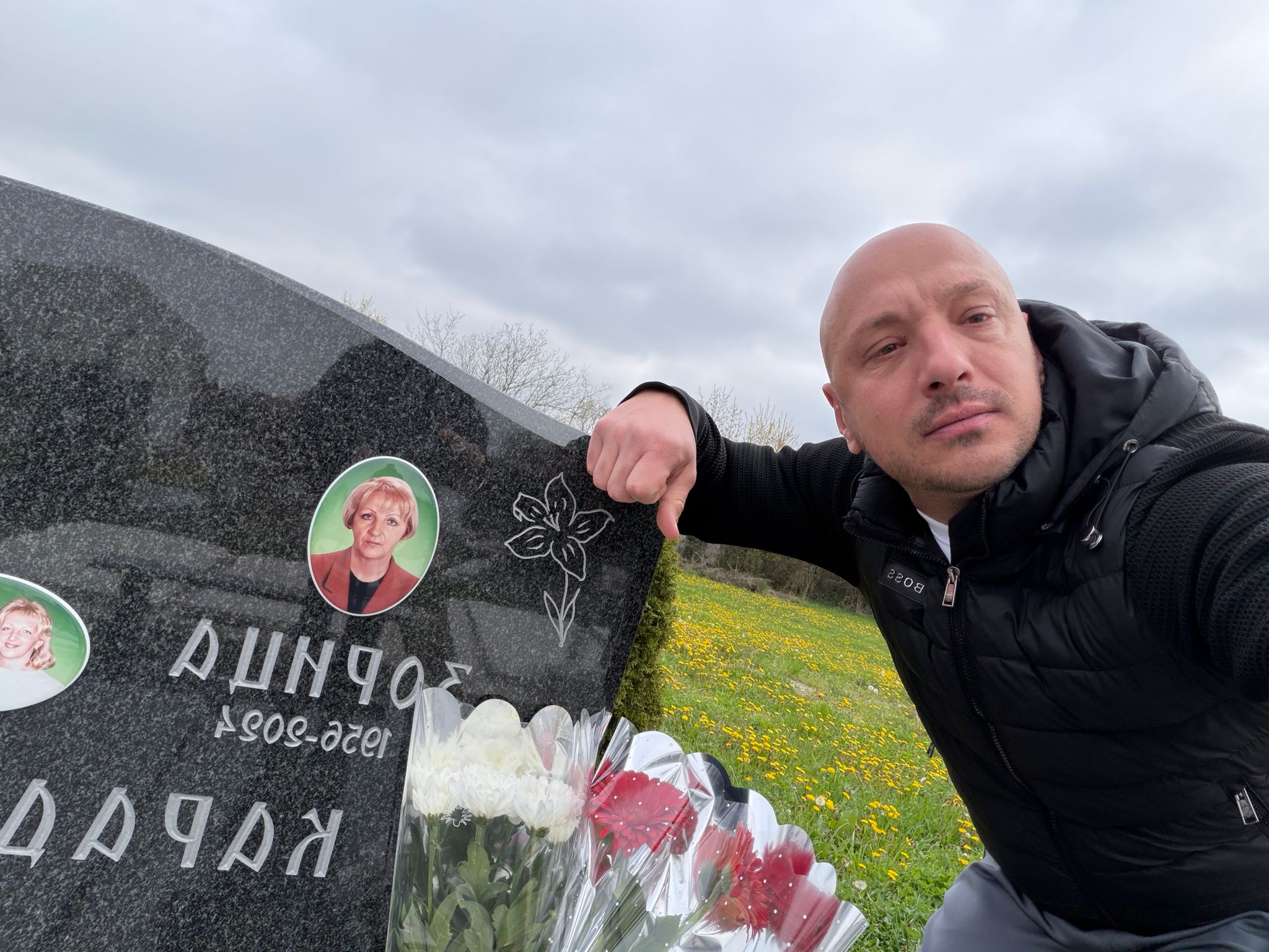Pakao bivšeg voditelja RTS: Dužnost mi je da vratimo krst na spomenik moje majke, to će umiriti njenu dušu!