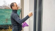 Ljudi u maju masovno prskaju vrata limunom: Razlog je neprijatan miris ispred kuće