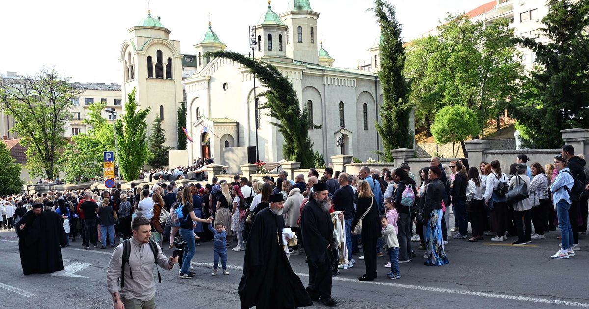 Hiljade vernika po nekoliko sati čeka na poklonjenje Pojasu Presvete Bogorodice