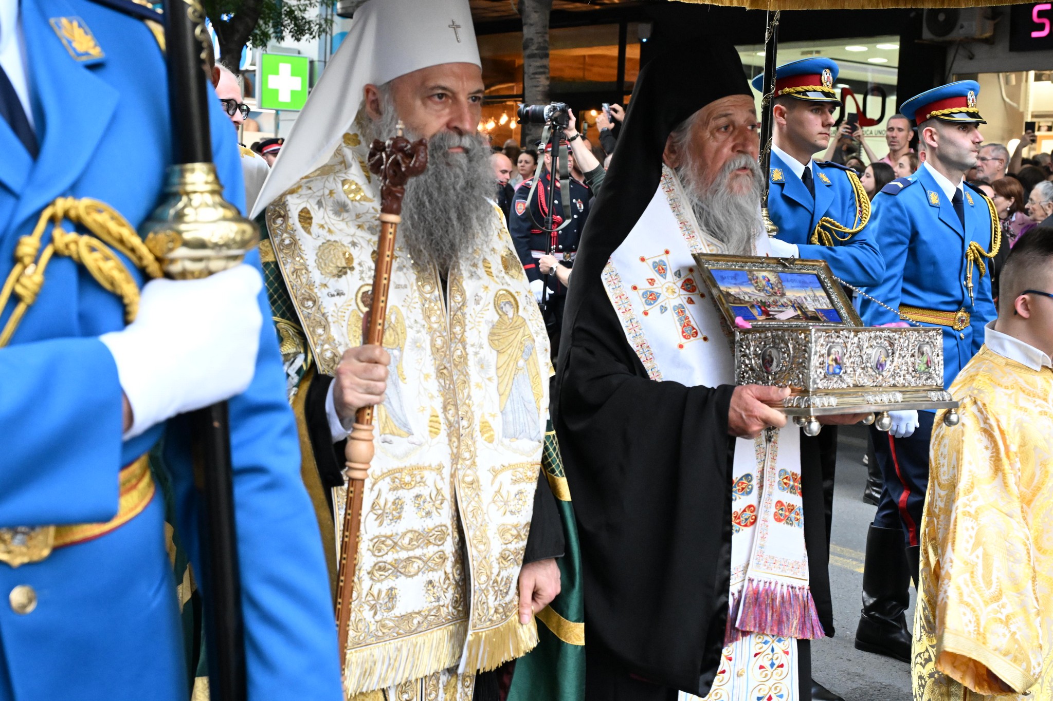 Porfirije: Beograd je danas molitveno srce Srba, Spasovdanska litija živi korak vere