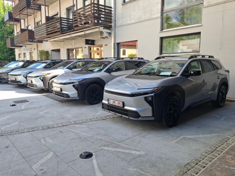 Tojota Toyota bZ4X test