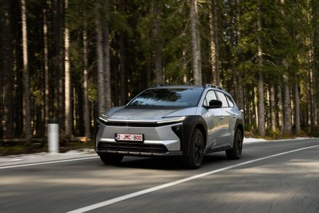 Tojota Toyota bZ4X test