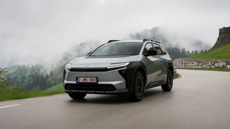 Tojota Toyota bZ4X test