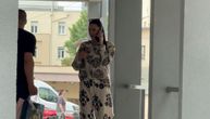 Supruga Slobe Vasića stigla u Lazu: Pevača danas puštaju kući, ona vidno napeta i nervozna