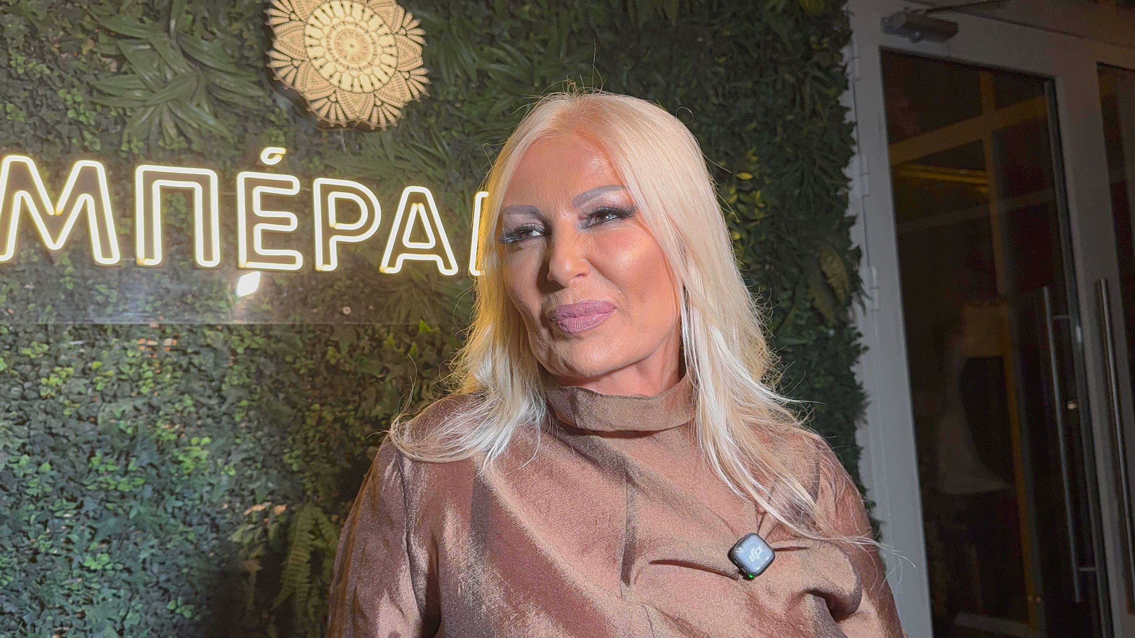 "Verovala sam im" Naša pevačica nakon smrti supruga prošla pravi pakao: Prijatelji joj na prevaru oteli firmu