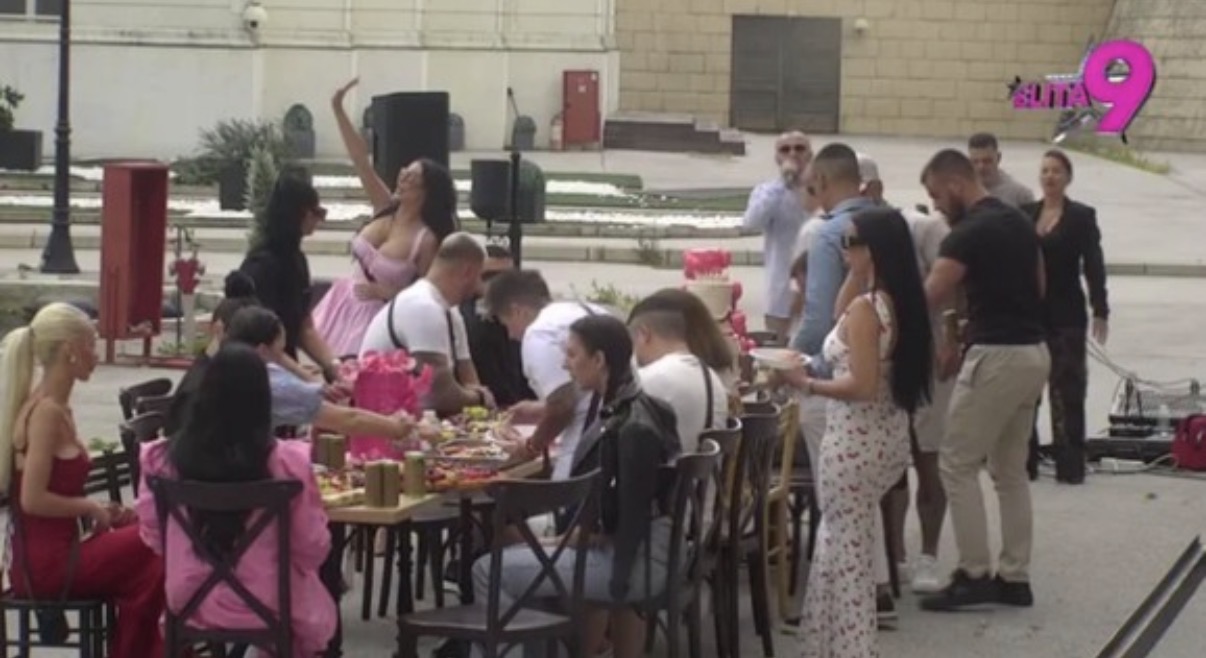 Taki poslao šest torti, gala slavlje u Eliti: Maja u roze miniću, stiglo joj pismo od majke: "Preživela sam"
