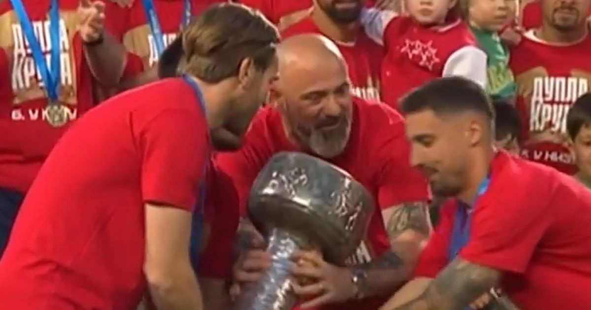 Pogledajte ko je Ivaniću uručio pehar šampiona Srbije, odmah su prišli Stanković, Katai, Krunić...