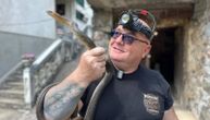 Nećete verovati gde je pronašao zmiju: Vladica u šoku, gmizavac se sakrio na najbizarnijem mogućem mestu!