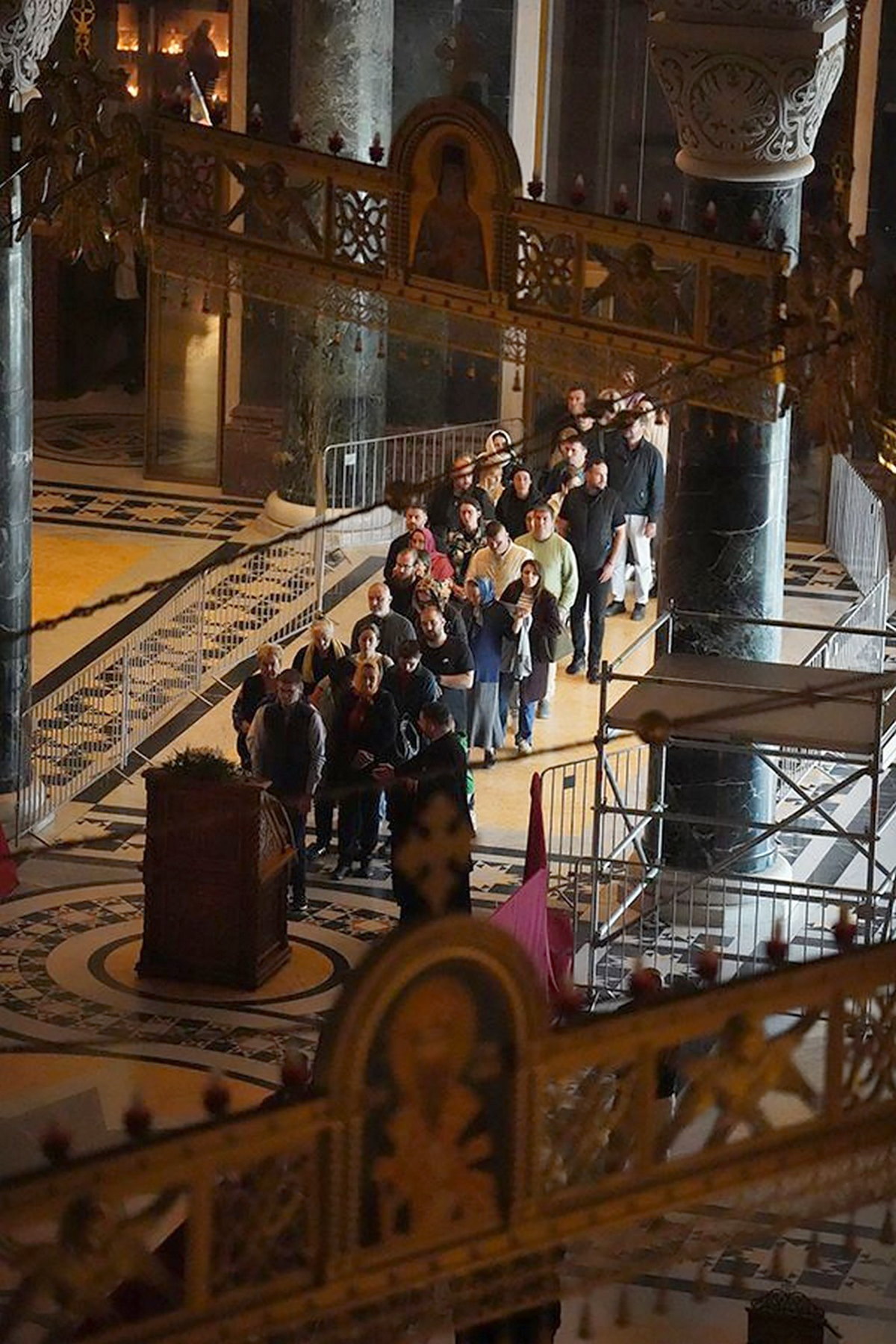 Ove 4 reči treba da izgovorite kada priđete Pojasu Presvete Bogorodice: Pravila prilaska u Hramu Svetog Save