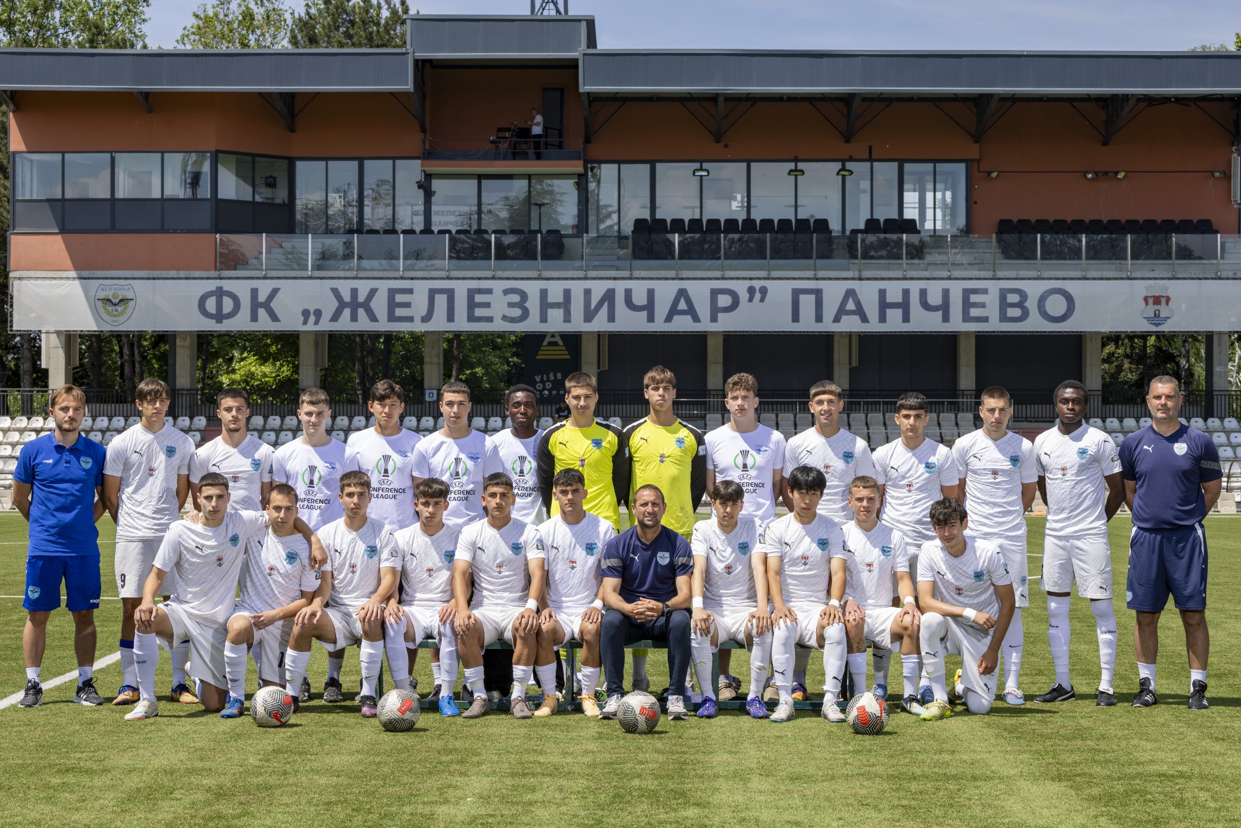 Železničar nastavlja da piše istoriju, omladinci kluba osvojili veliki trofej