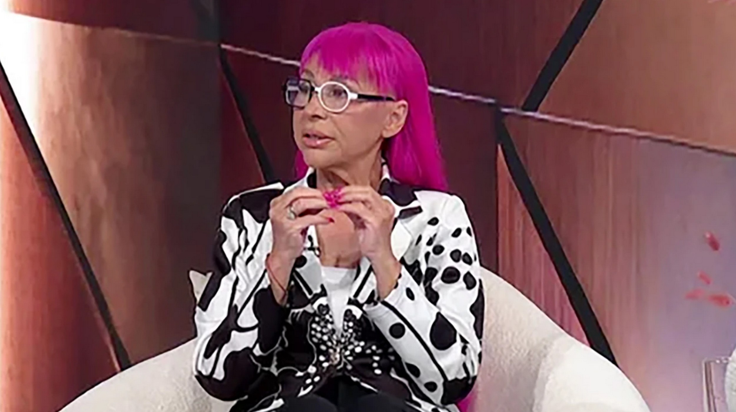 "Glava mi je bila u torbi" Zorica sa knedlom u grlu o bolesti "Ana Bekuta se molila pod Ostrogom za mene"