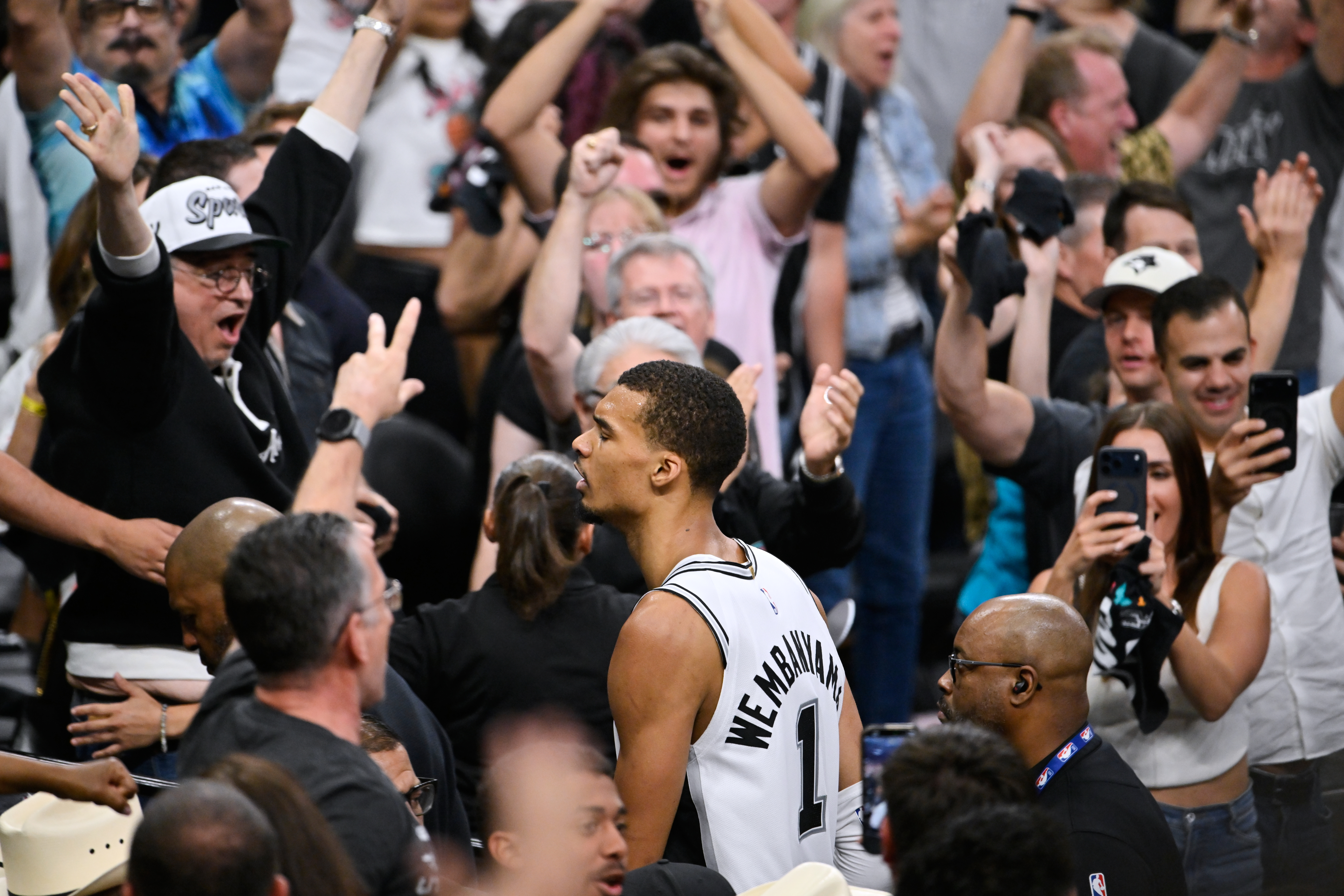Vembanjama školovao MVP-a, Šej mogao samo da gleda i nada se, sjajno NBA finale se nastavlja