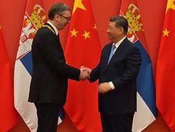Aleksandar Vučić, Kina, Si Điping, Medalja