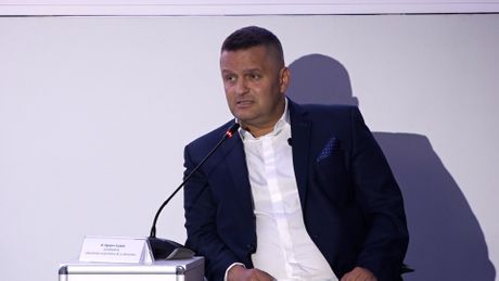 dr Ognjen Gudelj, Privredna komora Srbije, tribina o lepoti