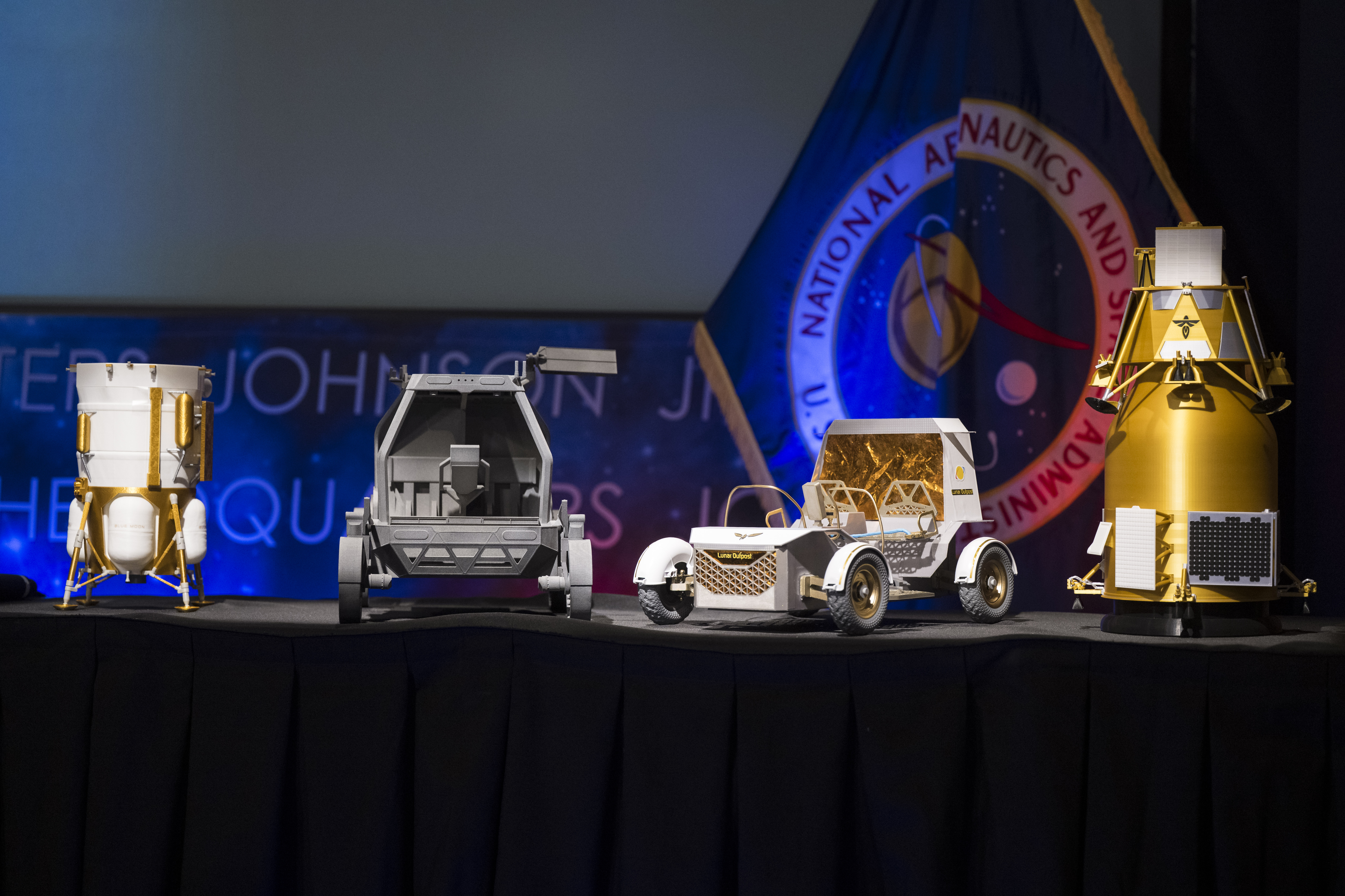 NASA otkrila plan za bazu na Mesecu: Roveri, dronovi i prve misije kreću već ove godine