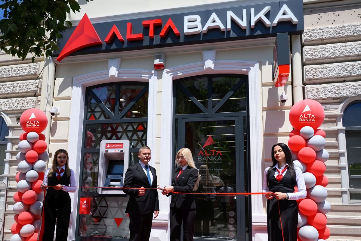 Nova ALTA banka u Kragujevcu: Partnerstvo, briga o zajednici i pokloni za decu bez roditeljskog staranja