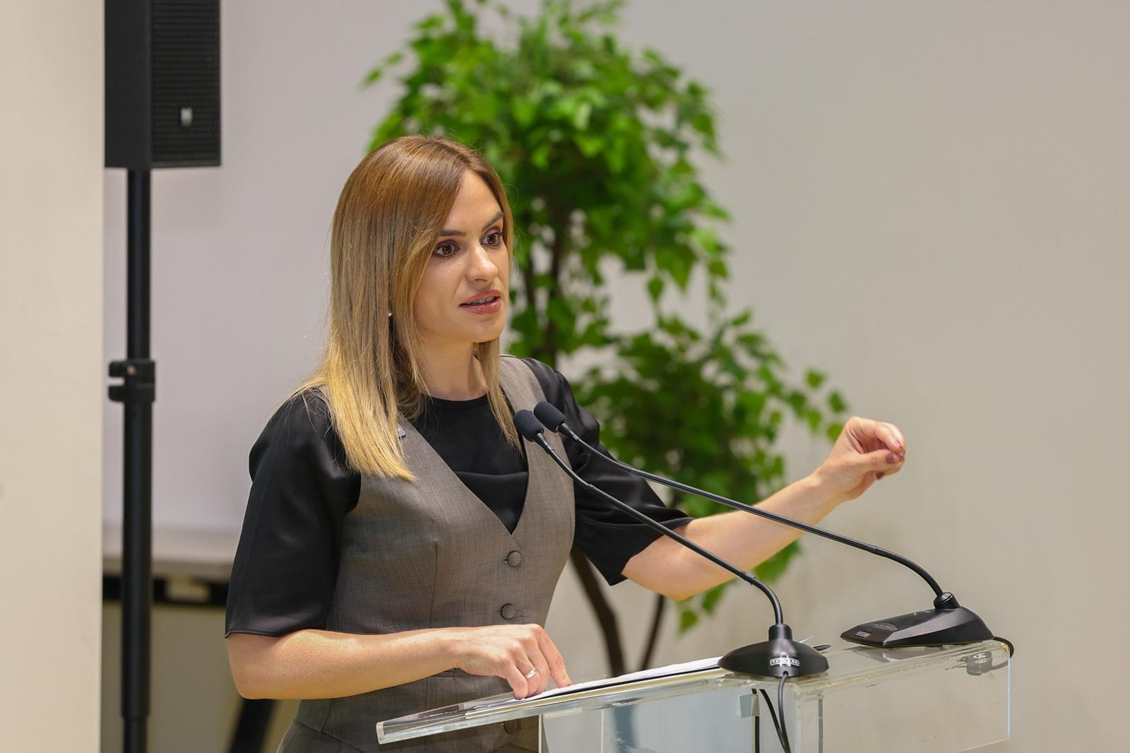 "Niјe sramota biti osoba sa invaliditetom - sramota јe predati se": Đurđević uručila ugovor o finansiranju