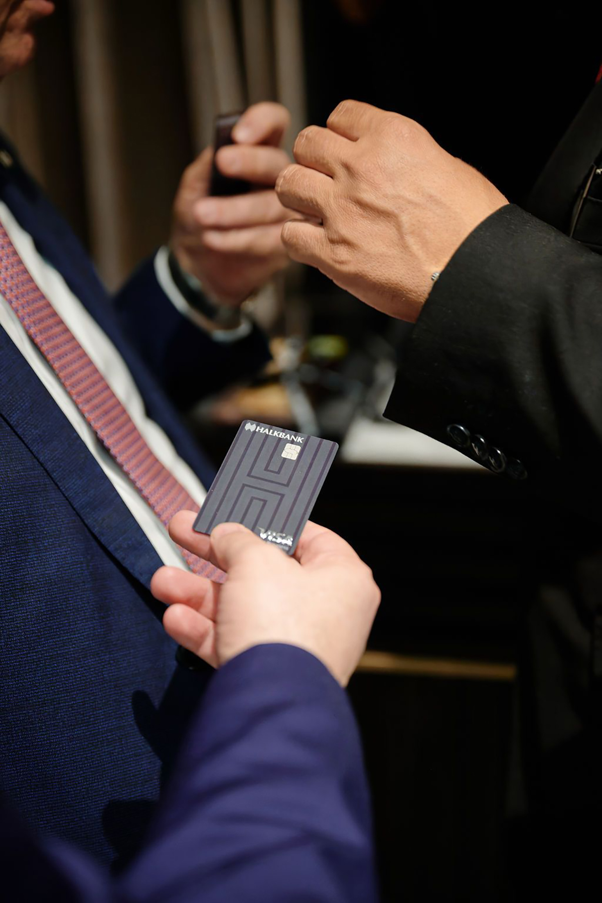 Visa i HALKBANK predstavile prvu Visa Business Signature karticu u Srbiji