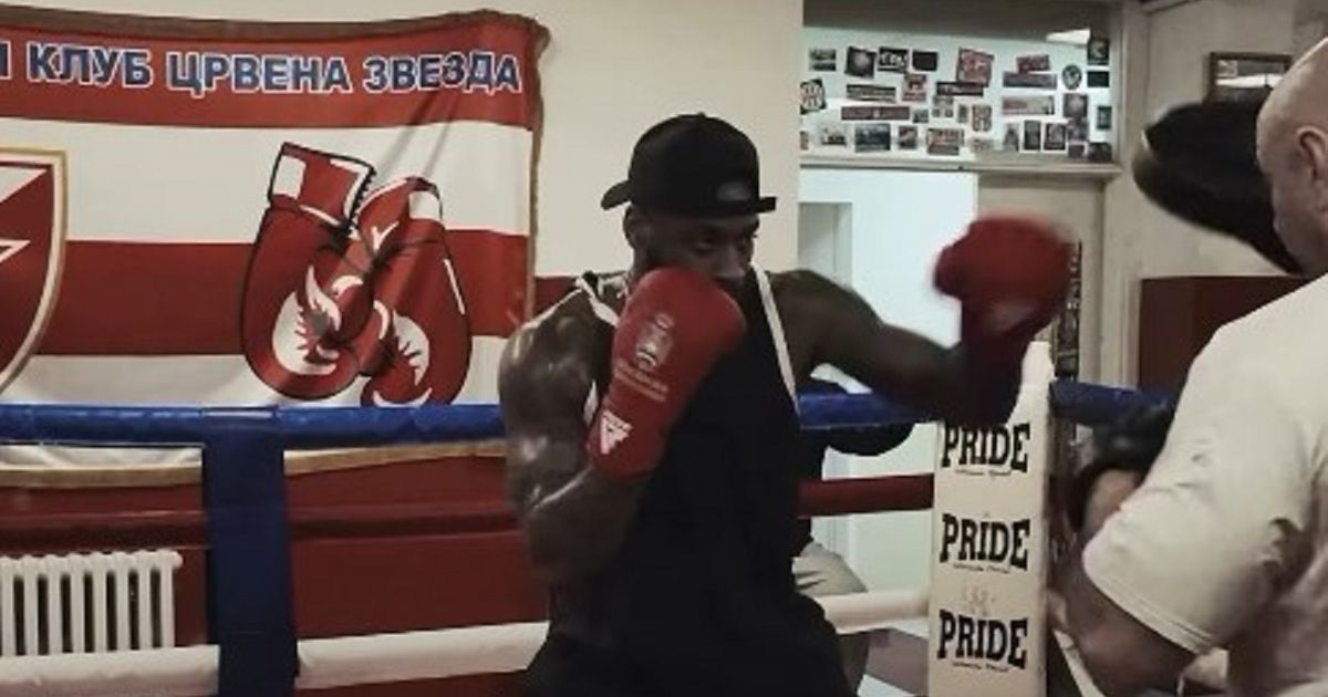 Kodi Miler Mekintajer isprobao novi sport na Marakani, ušao u ring i pokazao šta ume sa rukavicama