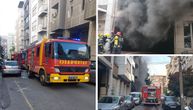 DRAMATIČNE SLIKE IZ GAJOVE ULICE: Buknuo požar u garaži zgrade, heroji se borili sa crnim dimom u podzemlju