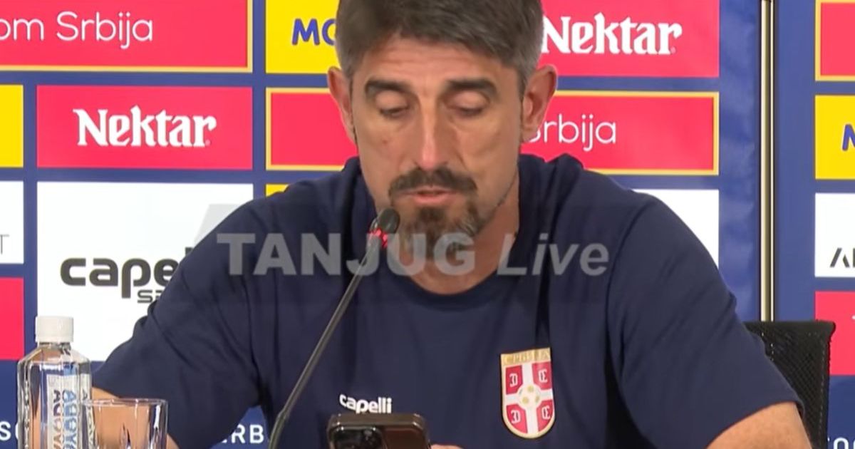 Cover image for Paunović uzeo telefon i otkrio poruku koju je dobio od igrača Srbije: "Mislim da nema potrebe da dolazim..."