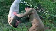STRAVIČNO IŽIVLJAVANJE Ovako ruski komandir muči sopstvenog vojnika na frontu u Ukrajini