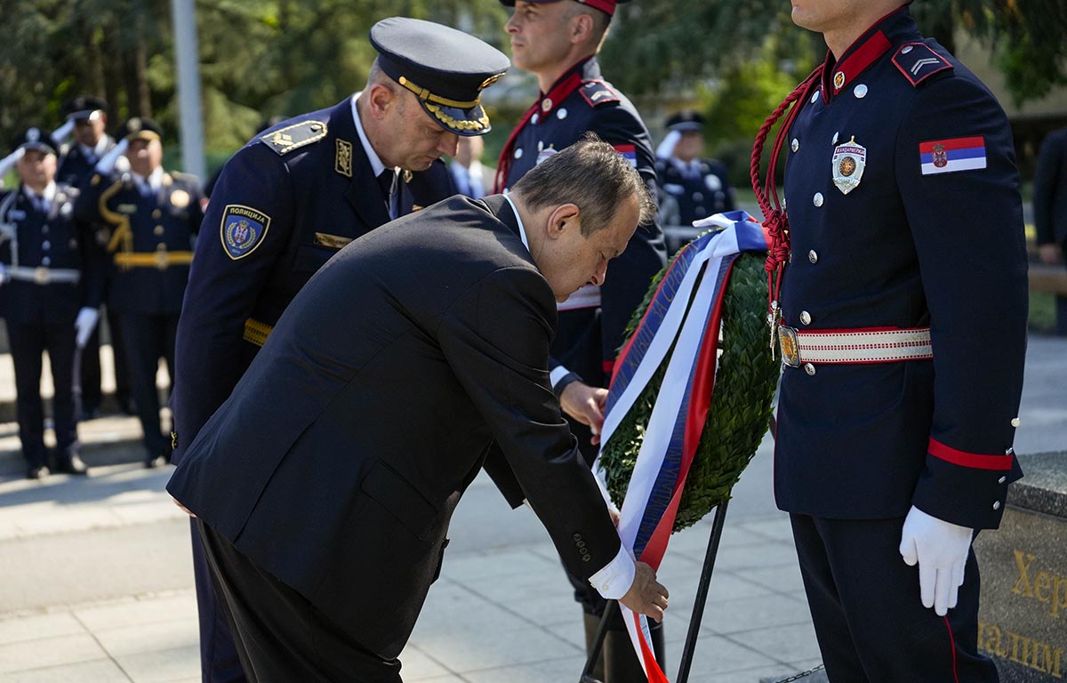 Dačić čestitao Dan policije: Sećamo se svih koji su štiteći svoju zemlju nastradali na dužnosti