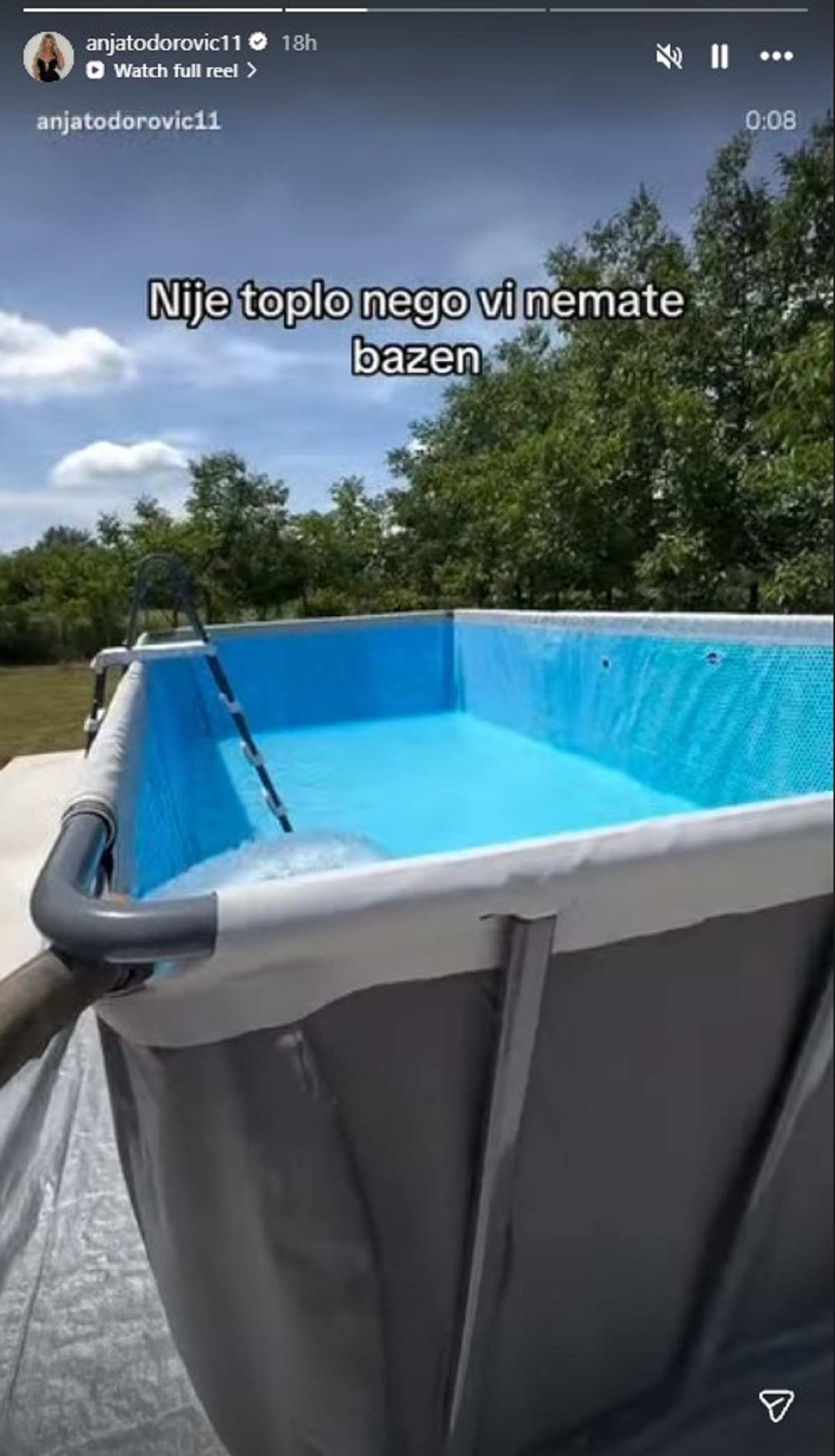 "Nije toplo, nego vi nemate bazen!" Anja jednom rečenicom razbesnela mreže, komentari se usijali