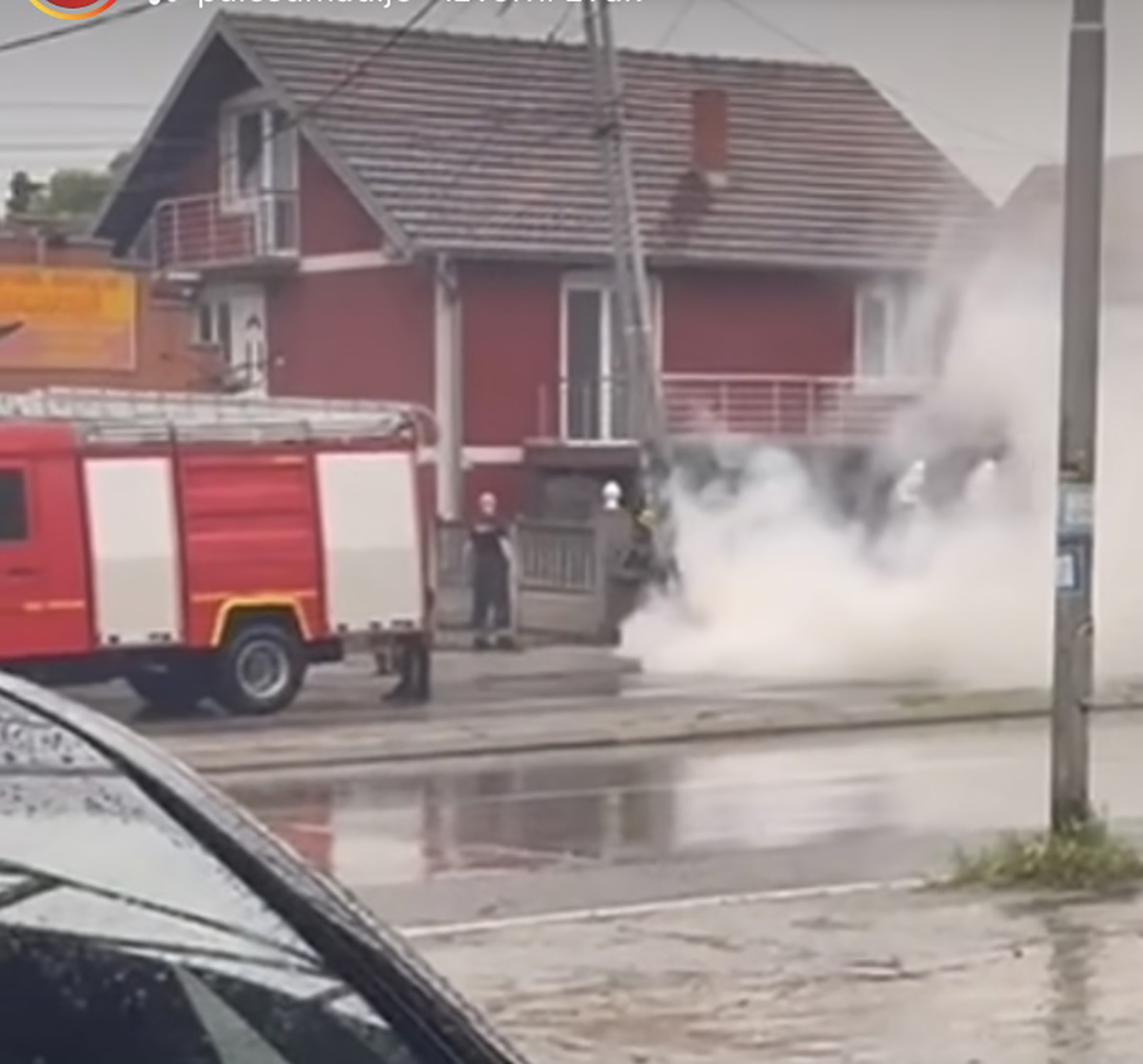 Nevreme napravilo pravi haos u srpskom gradu: Vatrogasci na terenu zbog oborenih stabala i manjih požara