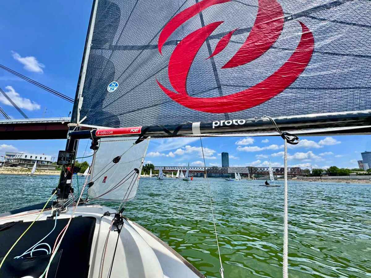 Voleo je i nebo i more: Regata čuva sećanje na herojski poginulog pilota Zorana Radosavljevića