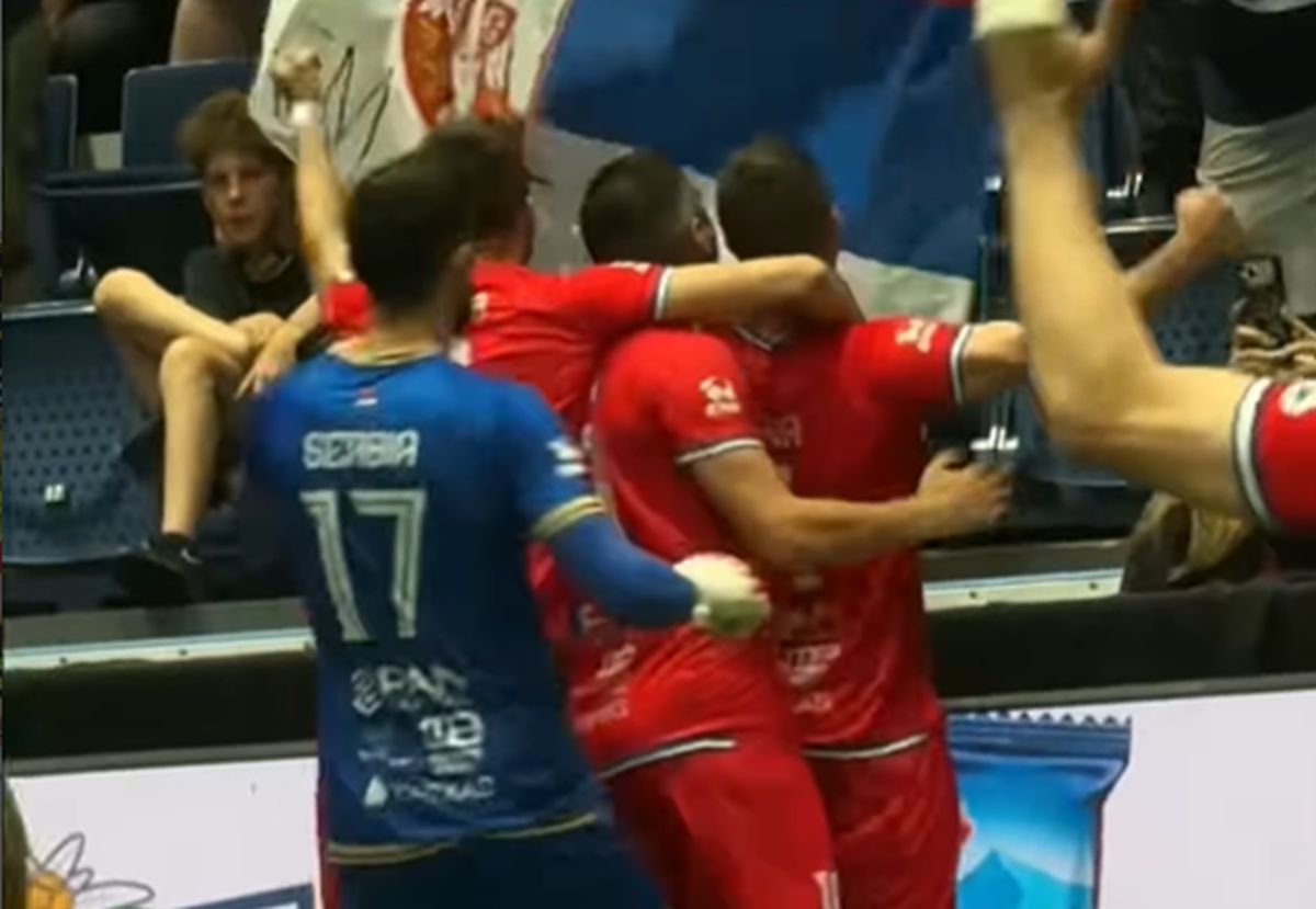 Srbija je u polufinalu Evropskog prvenstva! Orlovi "spakovali" Rumunima 6 golova, trofej sve bliže!