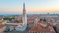 Stravičan incident u školi: Učenik uperio lažni pištolj nastavniku u glavu