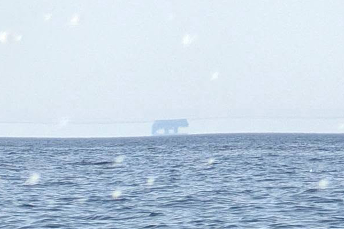 PUTNICI NA BRODU SNIMILI JEZIVU SCENU Ogromne "figure" lebdele iznad mora, nastala pometnja, evo i objašnjenja