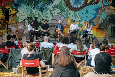 Konferencija #BoljiOnline PAUZA: Da li smo danas više online ili zaista tu?