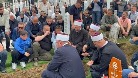 Dino Bešlić sa sinovima, sahranjena Sejda Bešlić