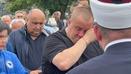 Dino Bešlić sa sinovima, sahranjena Sejda Bešlić