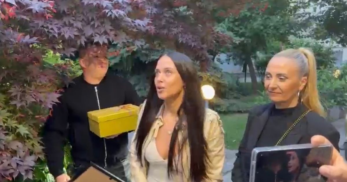 Pevačici (29) hitno ugradili stent, ona se noćas pojavila 10 dana nakon operacije: “Moraće još jedna…”