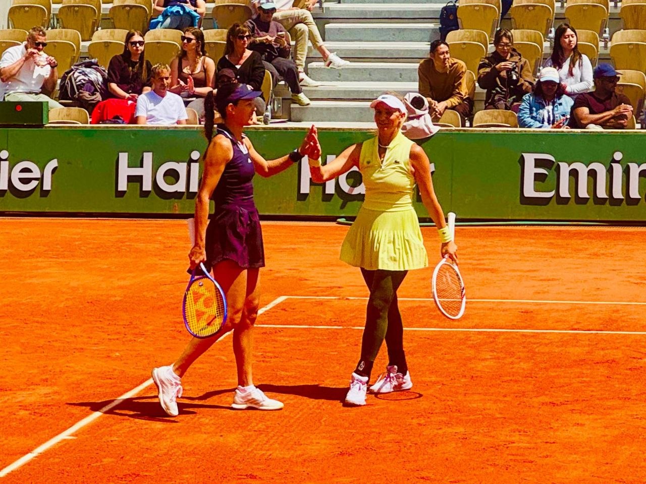 Ana Ivanović se vratila na teniski teren, ali upisala poraz protiv legendarne Martine Hingis