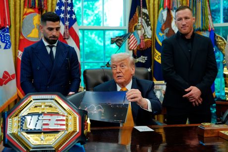 Ilija Topurija, Džastin Gejdži, Donald Tramp
