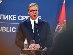 Aleksandar Vučić Antonio Košta obraćanje novinari konferencija za novinare