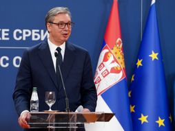 Aleksandar Vučić Antonio Košta obraćanje novinari konferencija za novinare