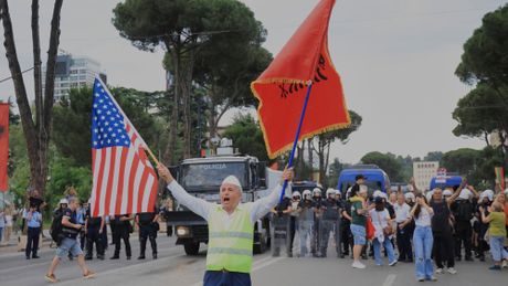 Albanija protesti