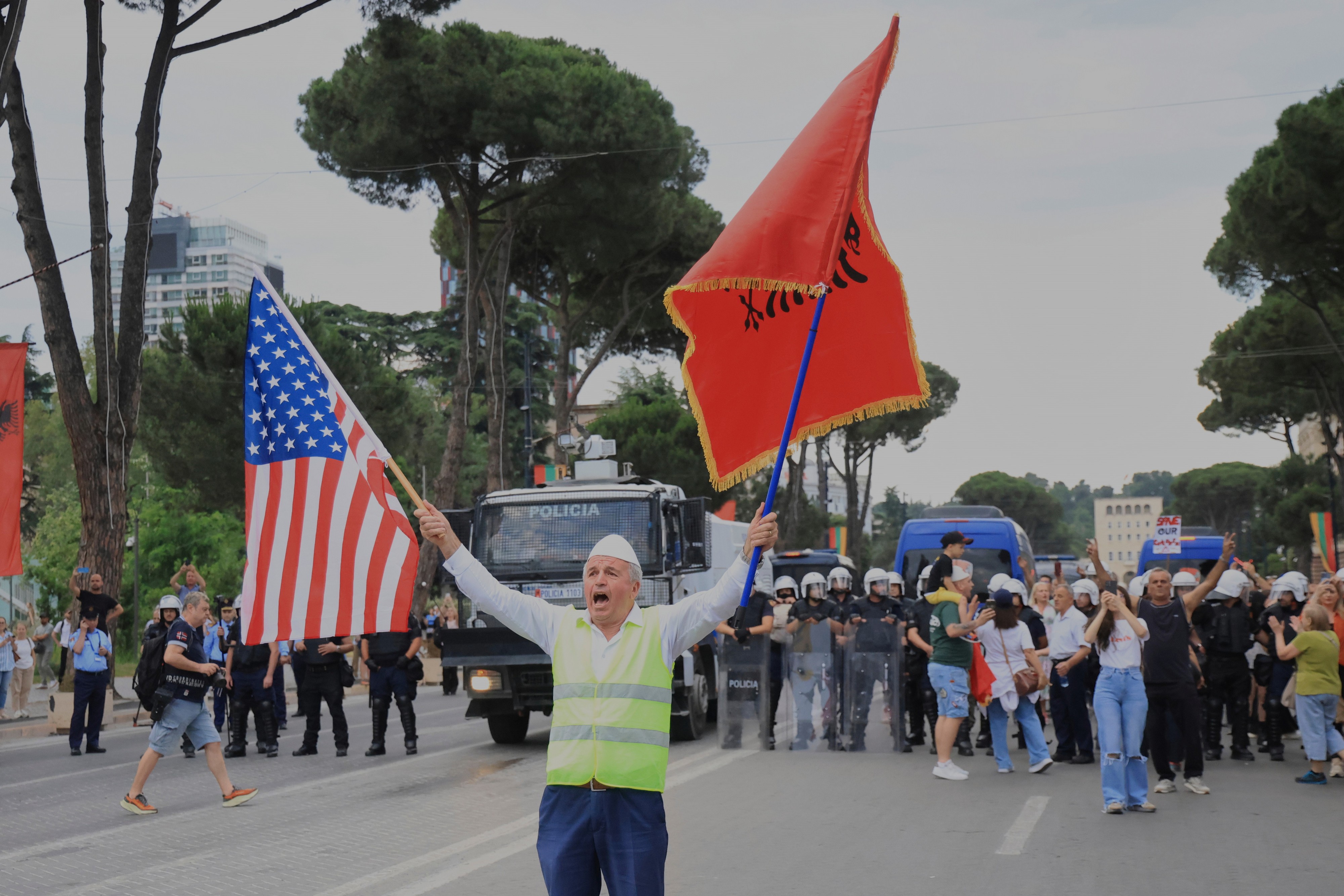 Albanija na nogama! Narod besni zbog projekta Trampovog zeta: "Nismo na prodaju"