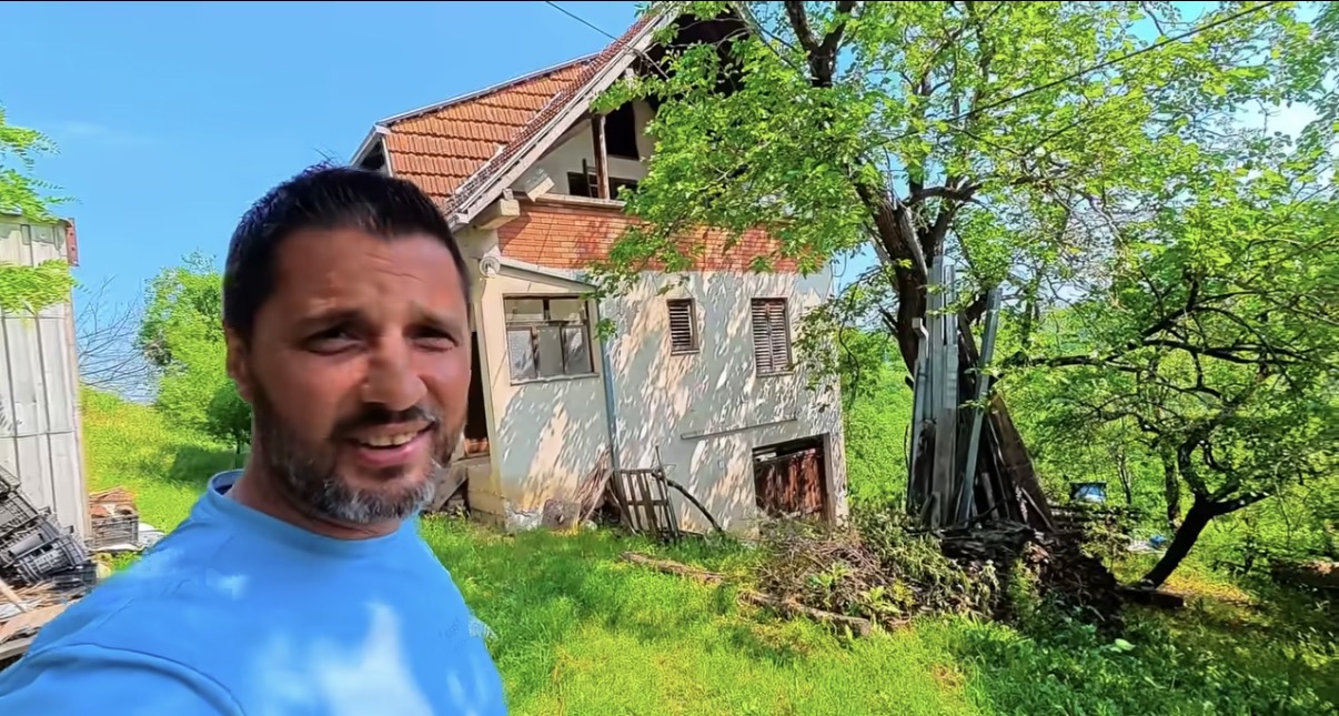 "Potpuno se urušila, katastrofa" Srušena porodična kuća Marka Miljkovića, progovorio o odnosu sa sestrom