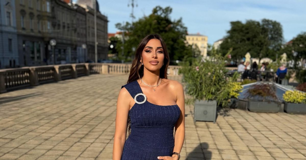 Katarina Didanović pokazala trudnički stomak: Lepa pevačica blista, oglasila se sa ovog mesta 